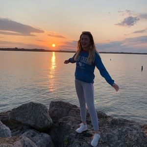 Meet your Posher, Avery